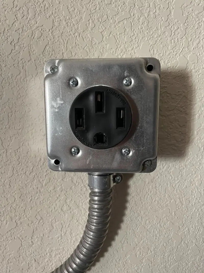 NEMA 14-50 outlet installed for Electrical Panel Upgrade in German